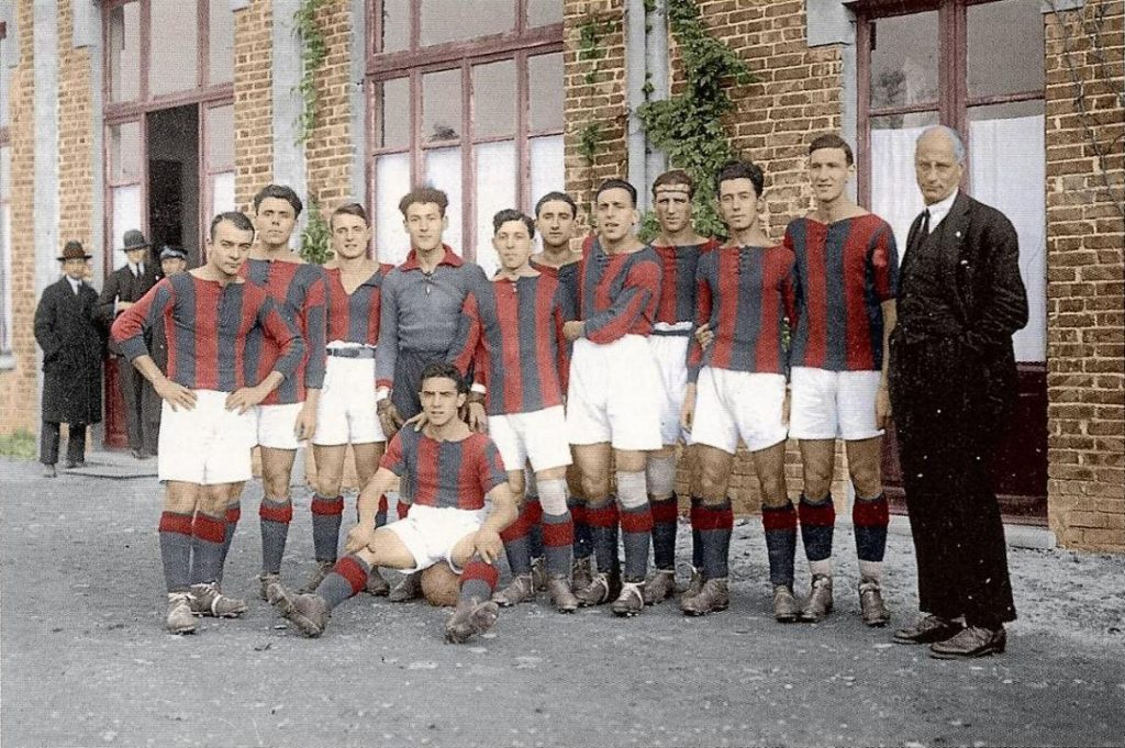 สนาม Stadio Renato Dall'Ara ของโบโลญญา และสนาม Stadio Luigi Ferraris ของเจนัว