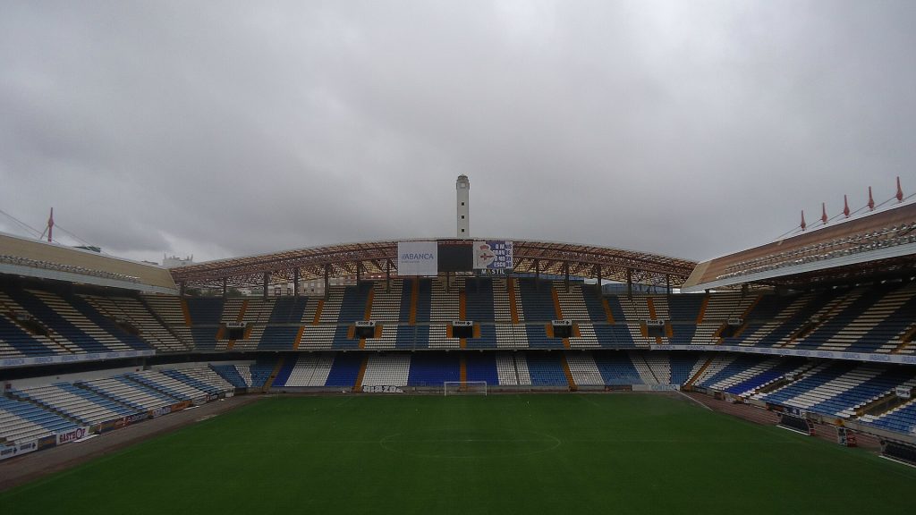 สนาม Estadio Riazor ของเดปอร์ติโบ ลา กอรุญญา