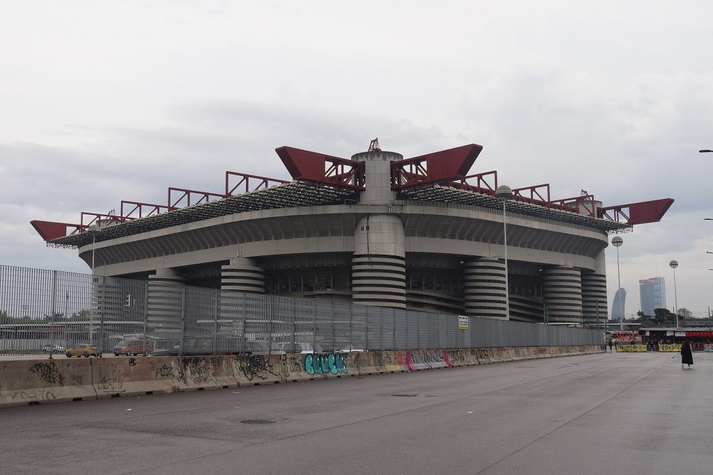 สนาม San Siro ของมิลาน และสนาม Stadio Olimpico ของลาซิโอ
