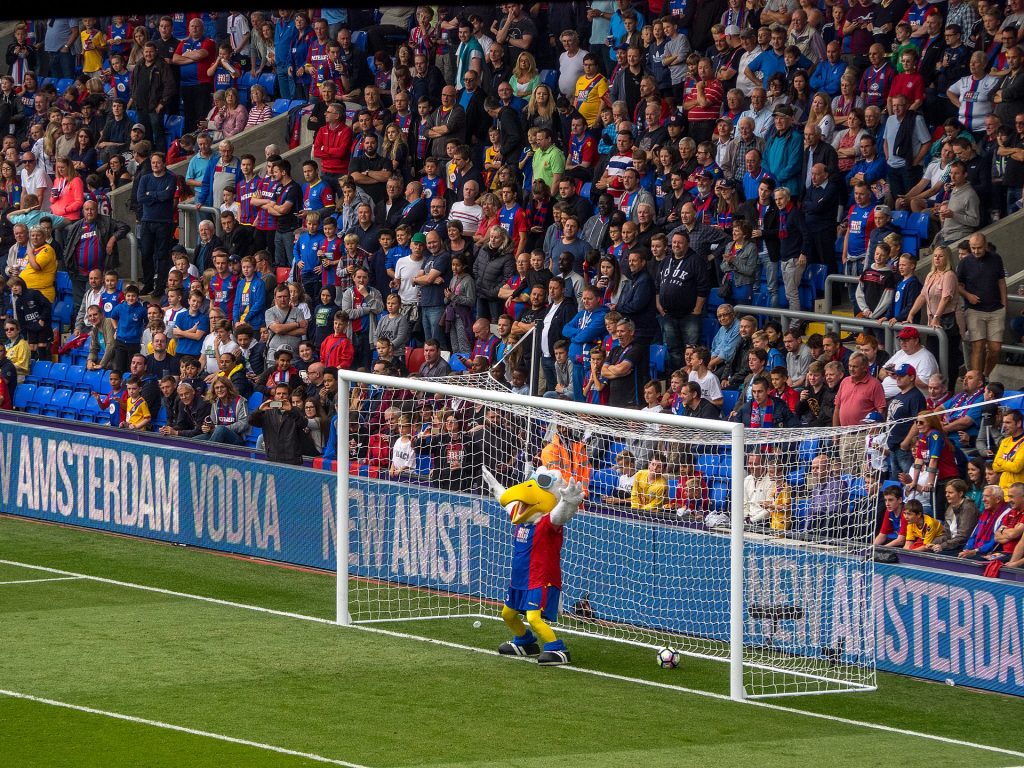 สนามเซนต์ แอนดรูว์ส หนึ่งในสนามฟุตบอลพรีเมียร์ลีก