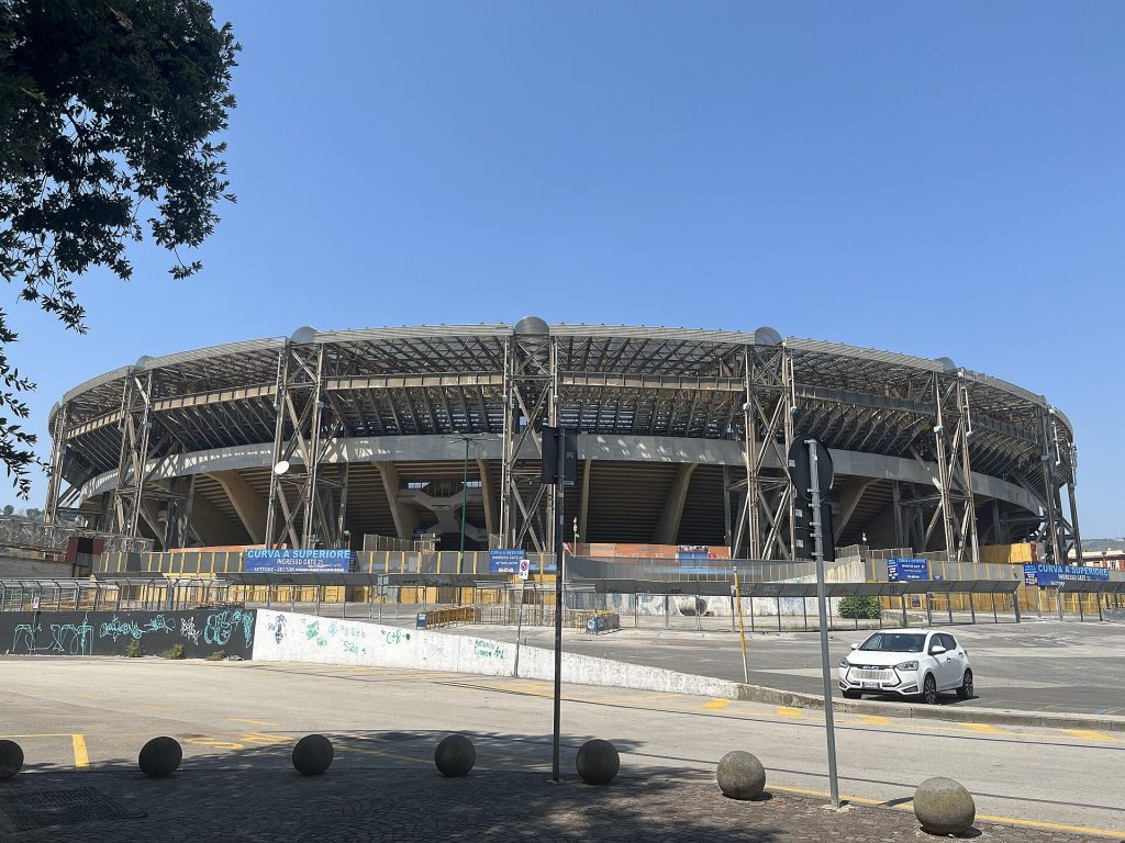 สนาม Stadio Diego Armando Maradona ของนาโปลี